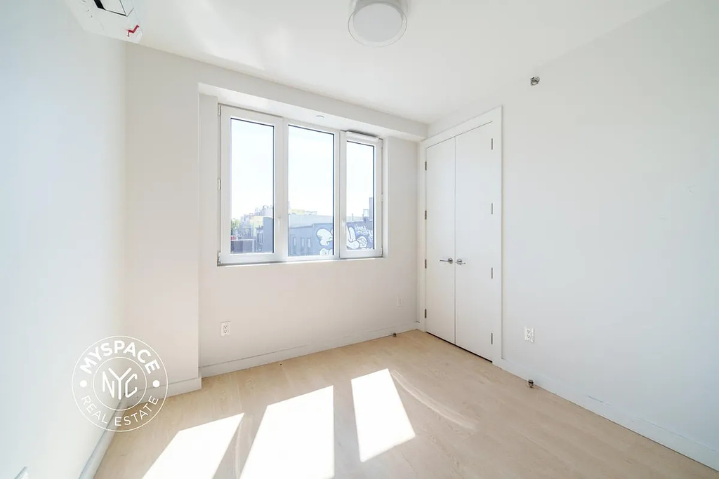 280 Meeker Avenue - Photo 5