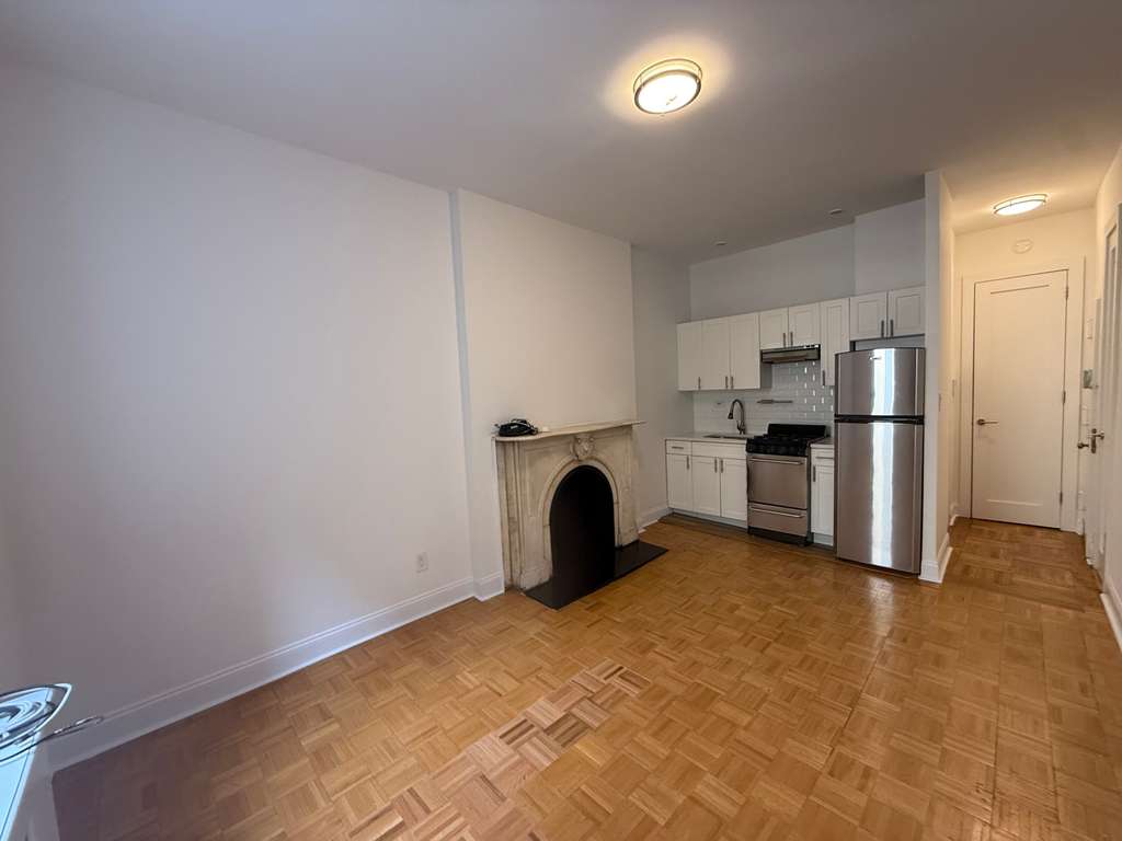 147 East 72nd Street - Photo 2
