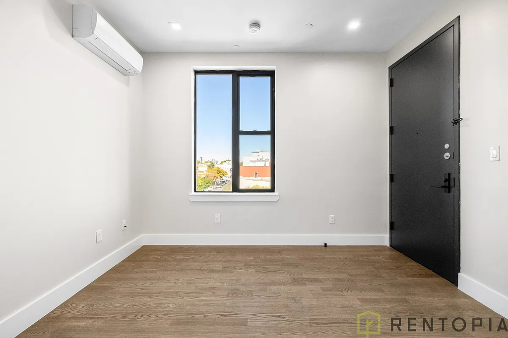90 Manhattan Avenue - Photo 7