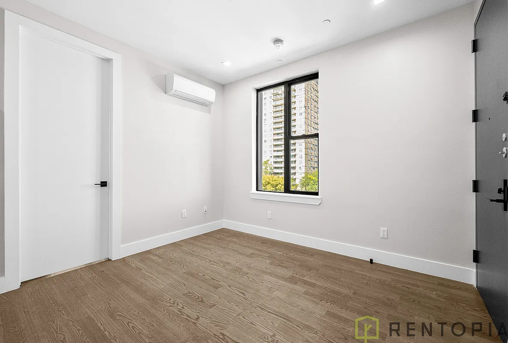 90 Manhattan Avenue - Photo 6