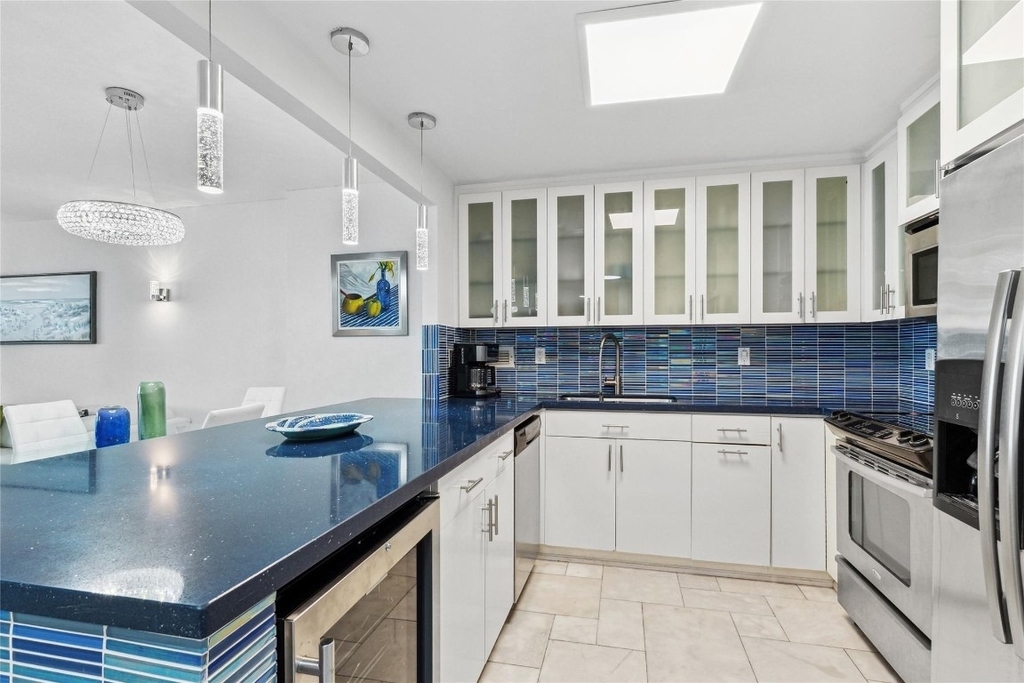2301 Collins Avenue - Photo 5
