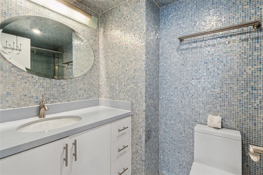 2301 Collins Avenue - Photo 9