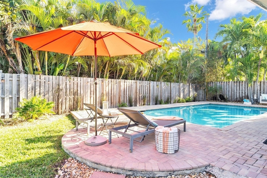 3221 Seaward Drive - Photo 2