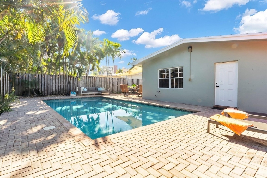 3221 Seaward Drive - Photo 4