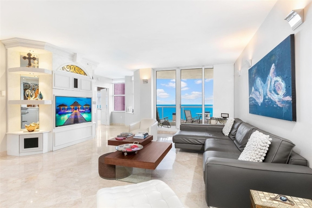 2110 N Ocean Boulevard - Photo 2