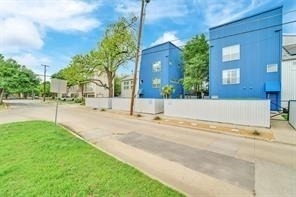 2202 N Peak Street - Photo 3