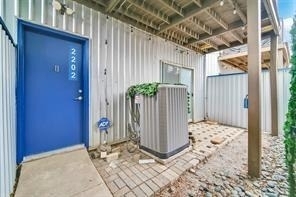 2202 N Peak Street - Photo 4