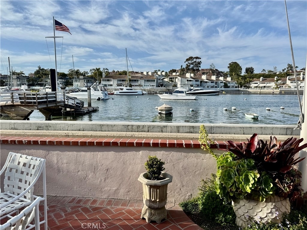 1009 N Bay Front - Photo 0