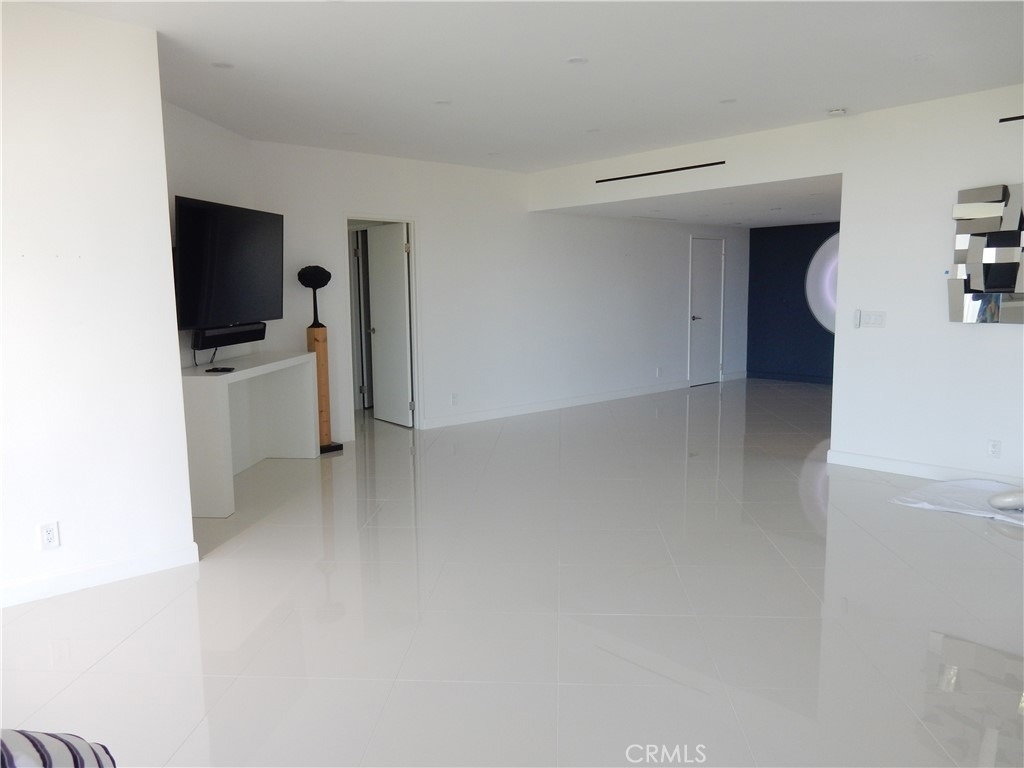 900 Island Drive - Photo 0