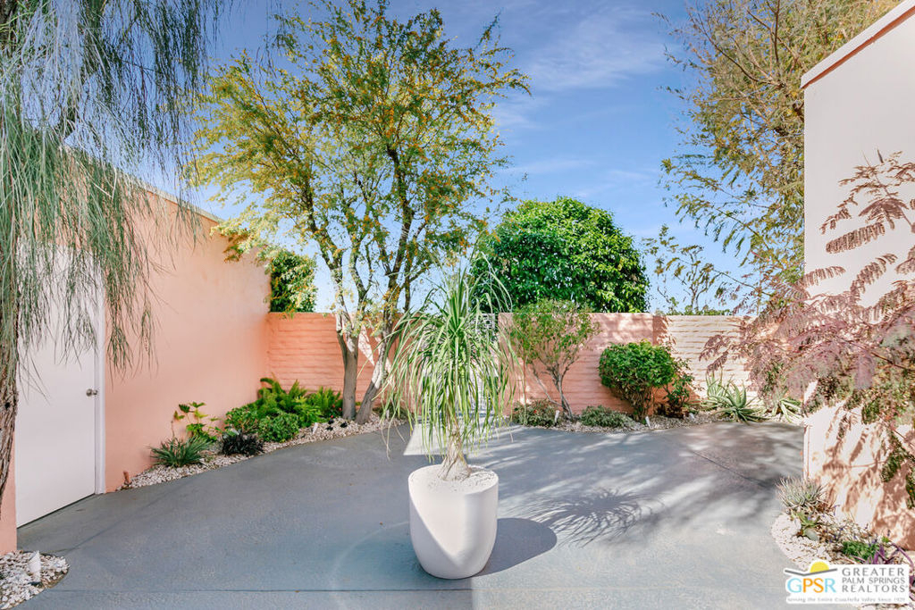 47075 Marrakesh Drive - Photo 5
