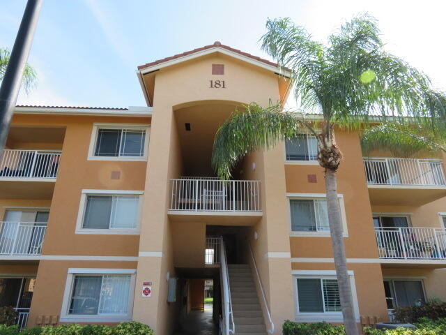 181 Sw Palm Drive - Photo 1