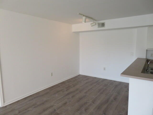 181 Sw Palm Drive - Photo 3