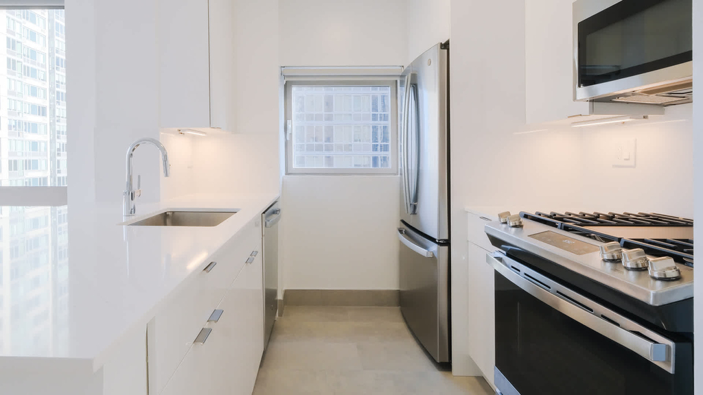 777 6th Avenue - Photo 37