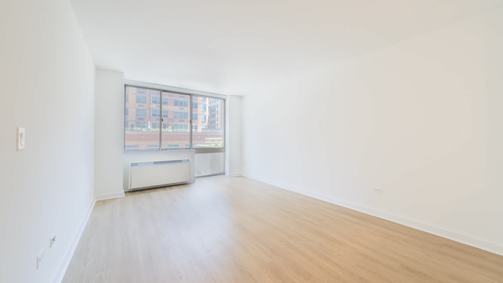 777 6th Avenue - Photo 17