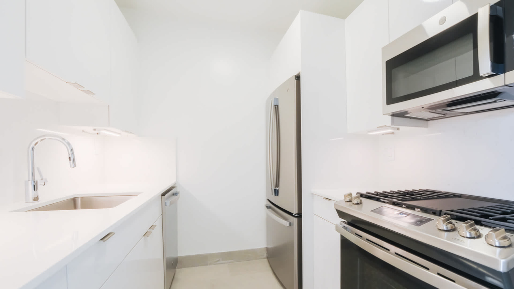 777 6th Avenue - Photo 27