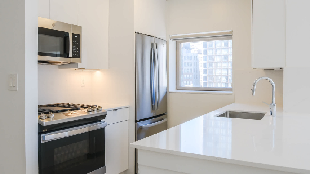 777 6th Avenue - Photo 3