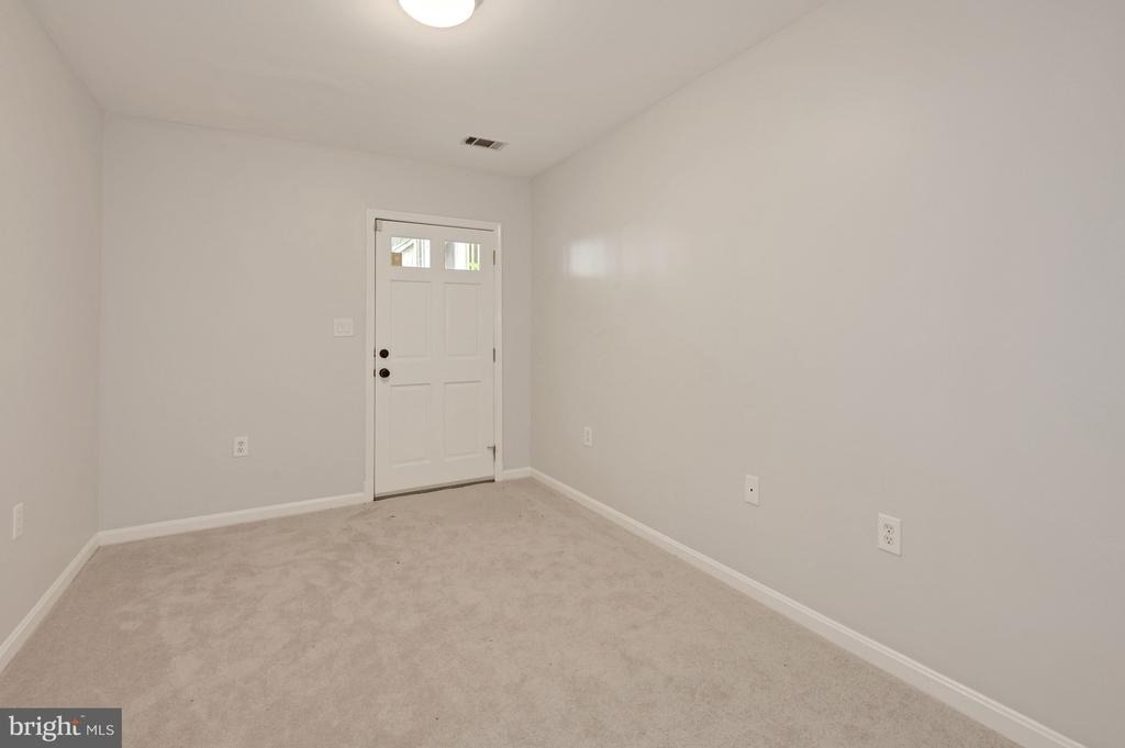 648 C Street Ne - Photo 14
