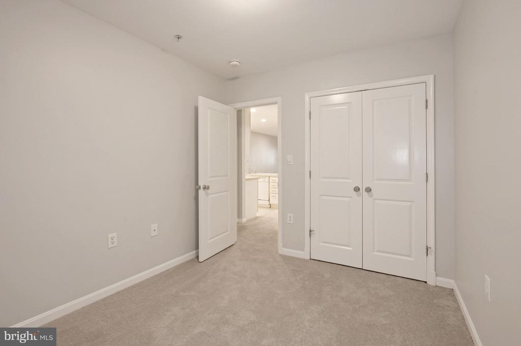 648 C Street Ne - Photo 13