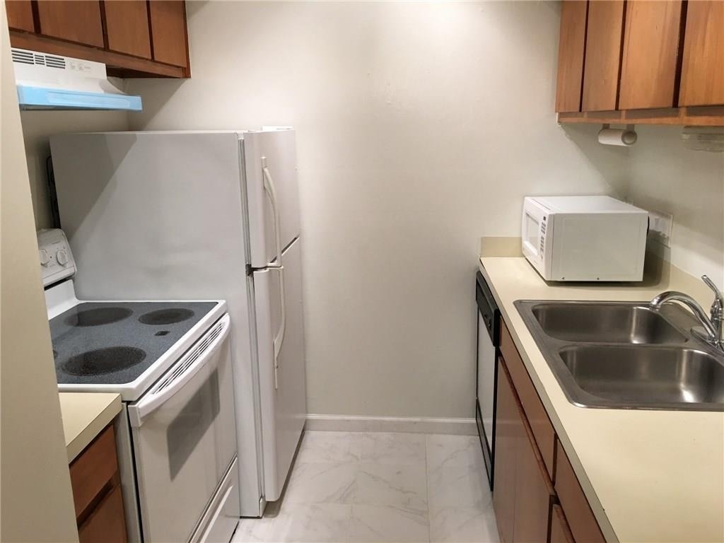 3316 Guadalupe St - Photo 5