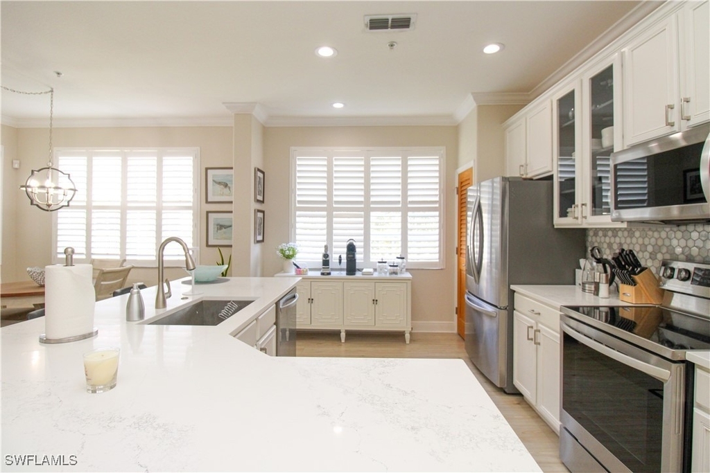 4853 Hampshire Court - Photo 15