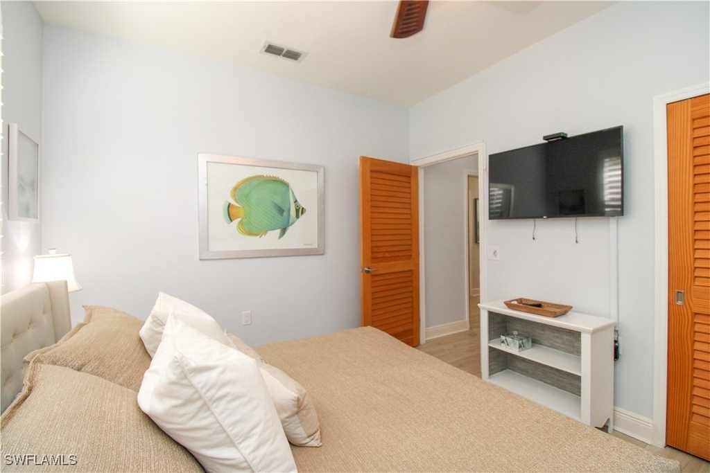 4853 Hampshire Court - Photo 10
