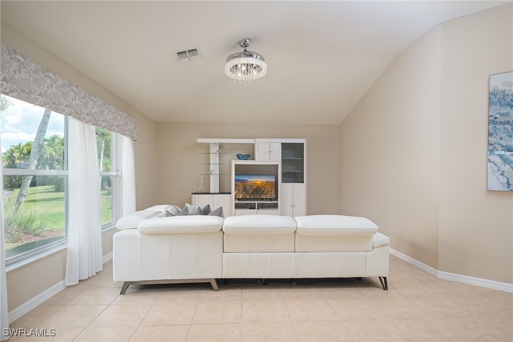 2250 Grove Drive - Photo 4