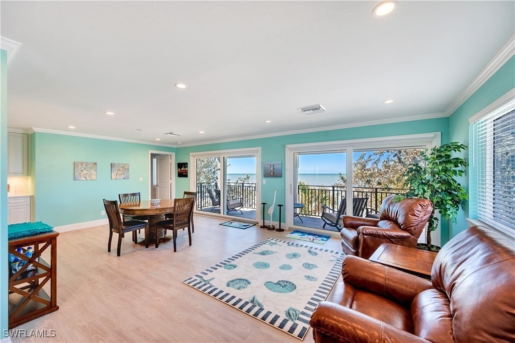 1065 Gulf Shore Boulevard N - Photo 7