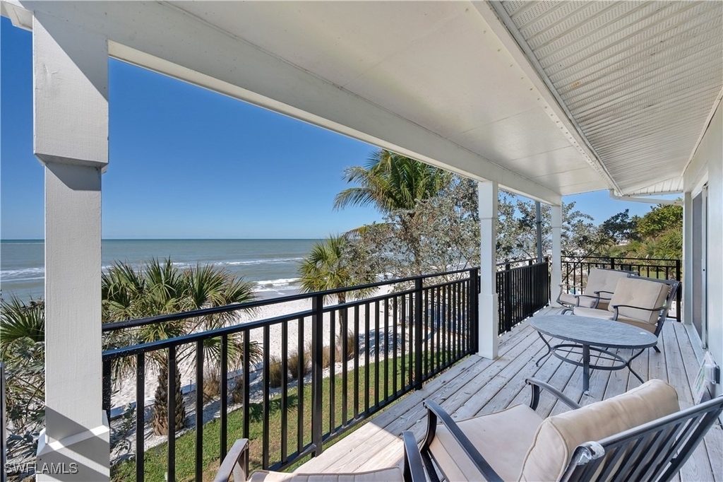 1065 Gulf Shore Boulevard N - Photo 1