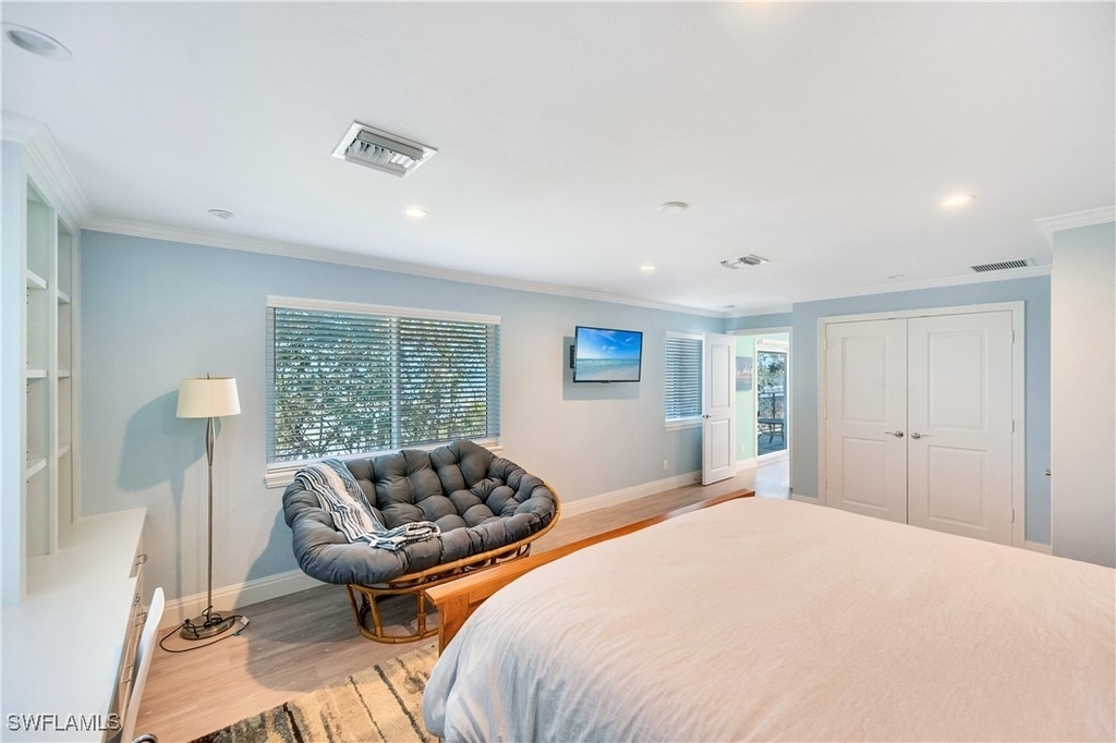 1065 Gulf Shore Boulevard N - Photo 11