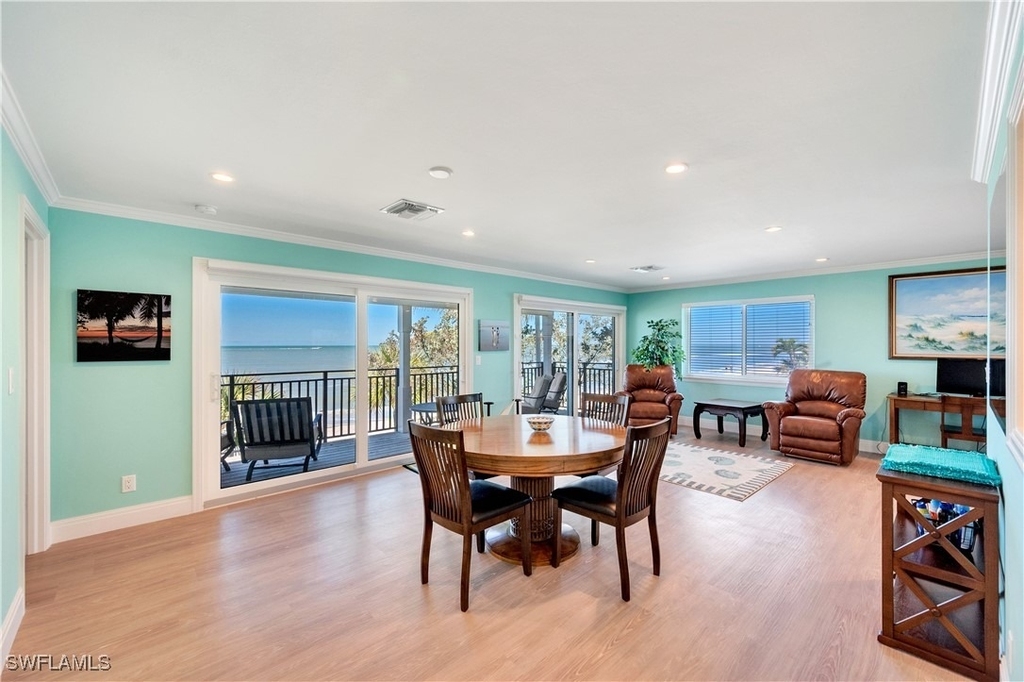 1065 Gulf Shore Boulevard N - Photo 4