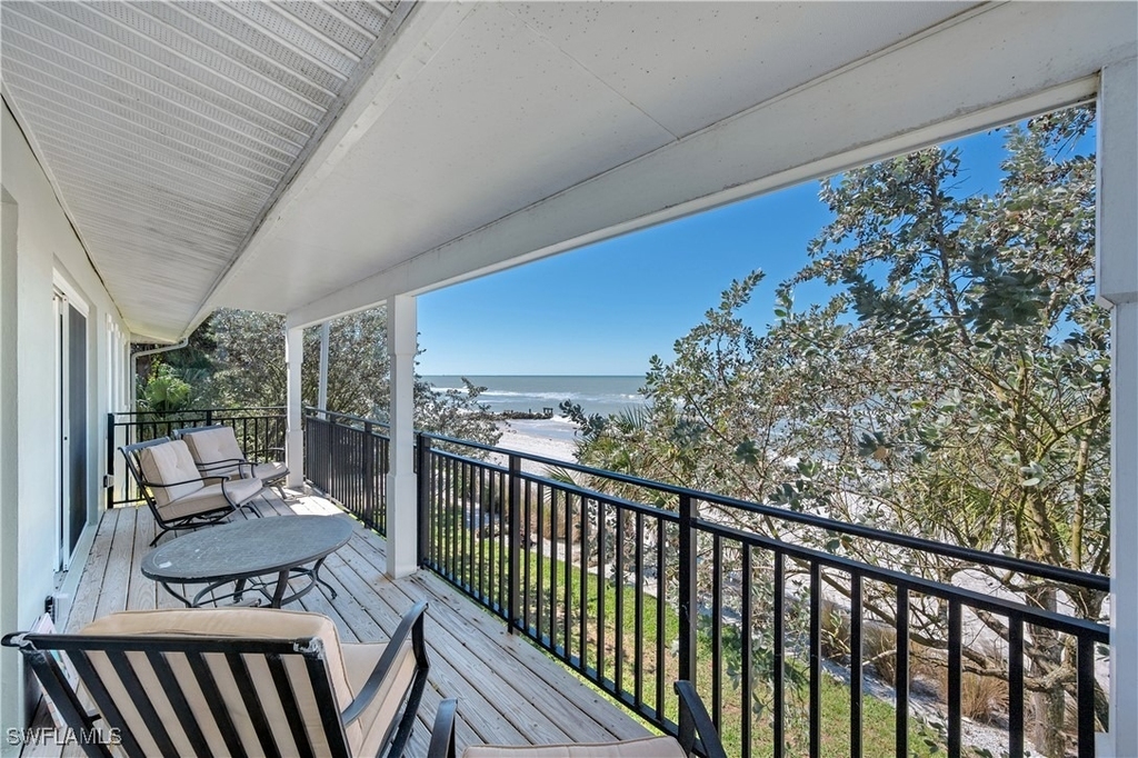 1065 Gulf Shore Boulevard N - Photo 0