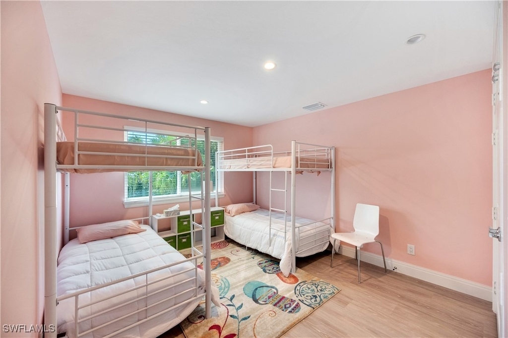 1065 Gulf Shore Boulevard N - Photo 14
