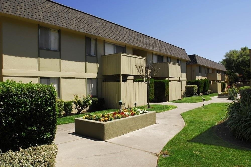 7007 Inglewood Ave - Photo 5