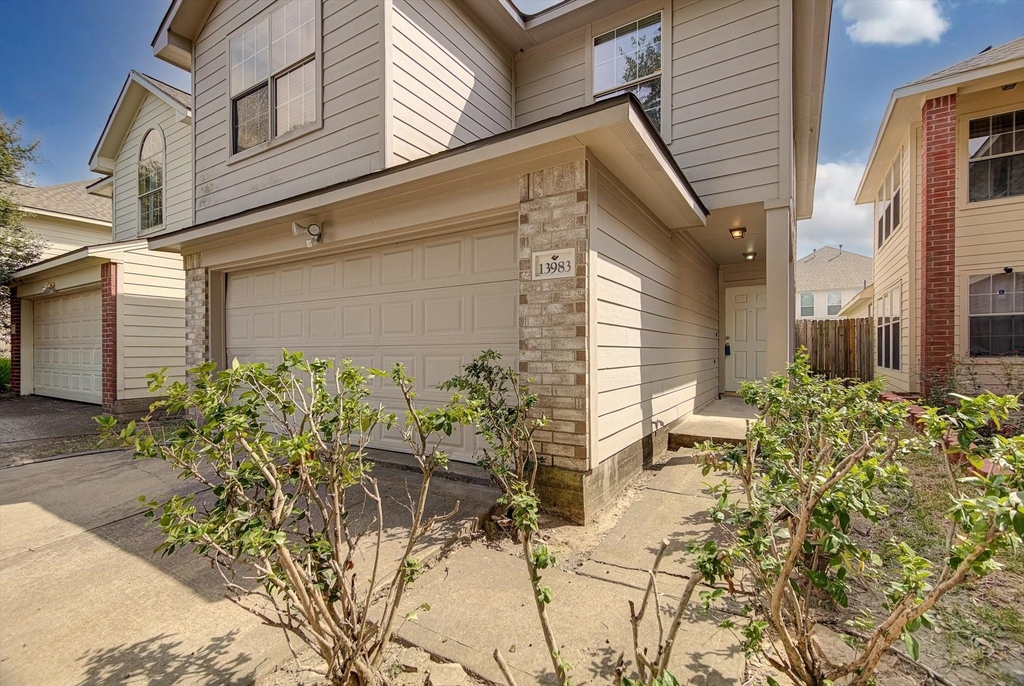 13983 Maximos Drive - Photo 1