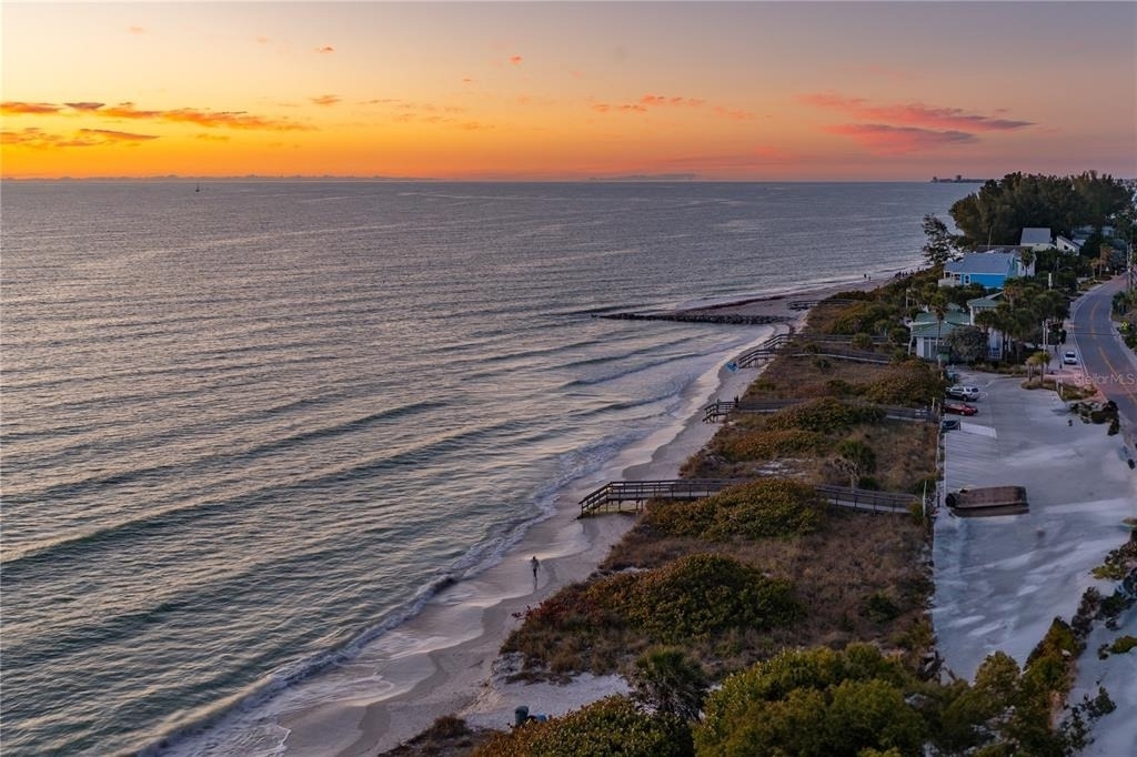 7650 Bayshore Drive - Photo 4