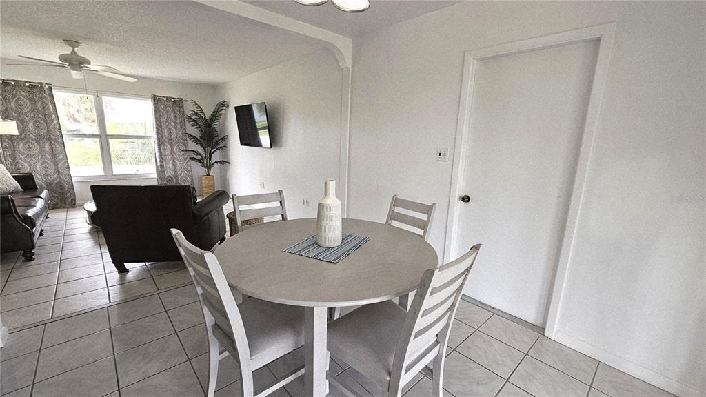 13398 Ballon Avenue - Photo 10