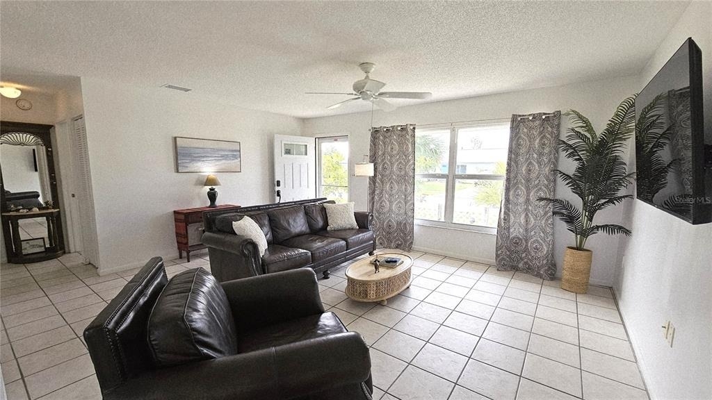 13398 Ballon Avenue - Photo 6
