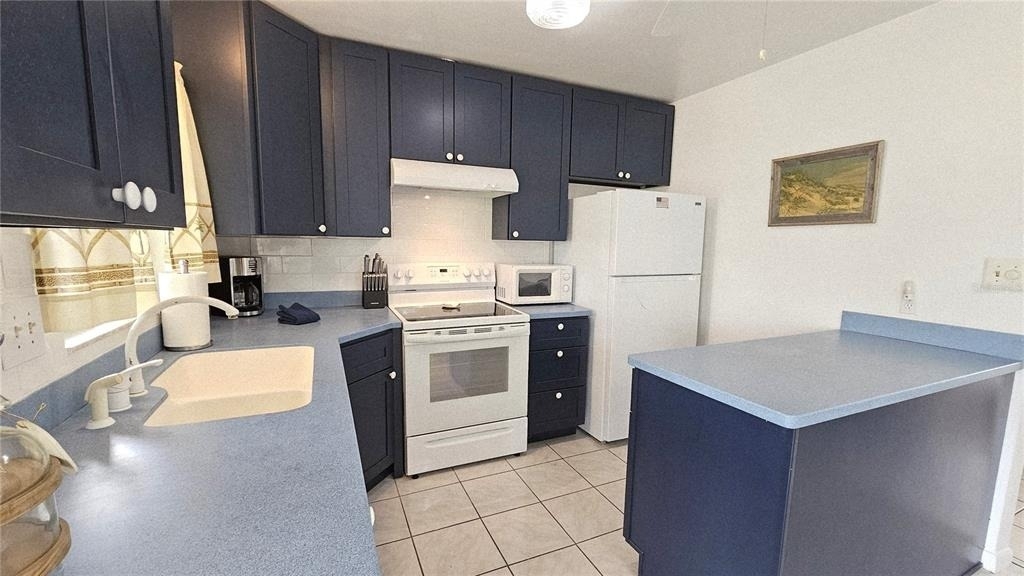 13398 Ballon Avenue - Photo 7