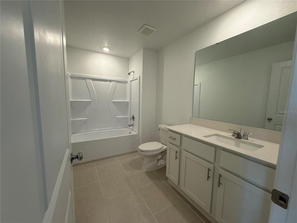 2528 Absolute Avenue - Photo 14