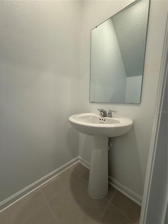 2528 Absolute Avenue - Photo 16