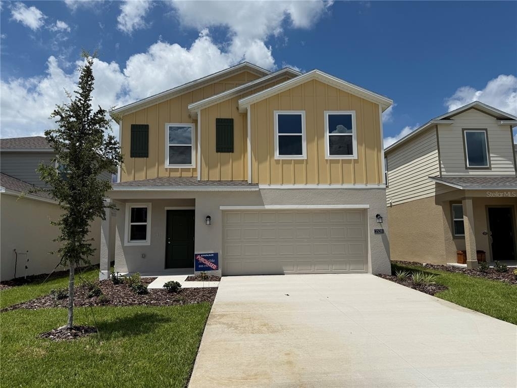 2528 Absolute Avenue - Photo 0