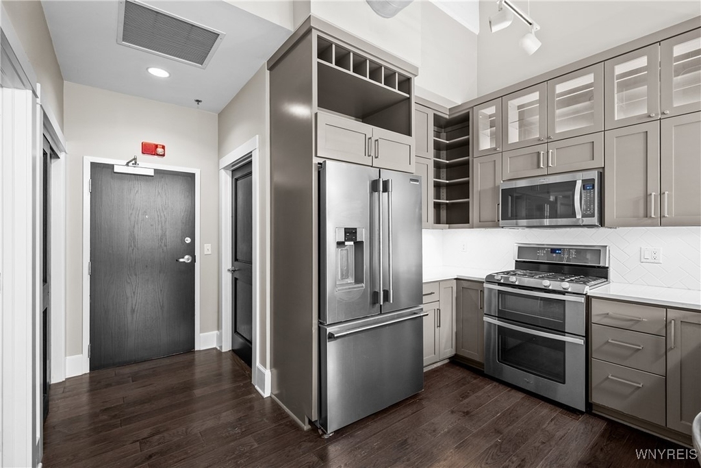 210 Ellicott Street - Photo 3