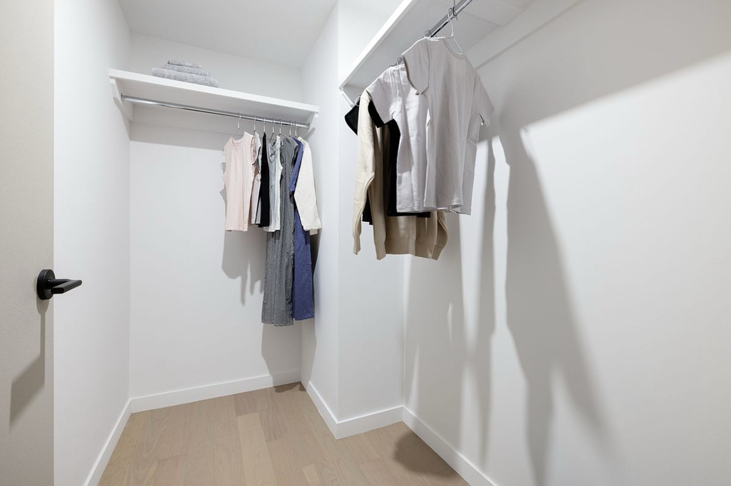 4th Avenue - Photo 4