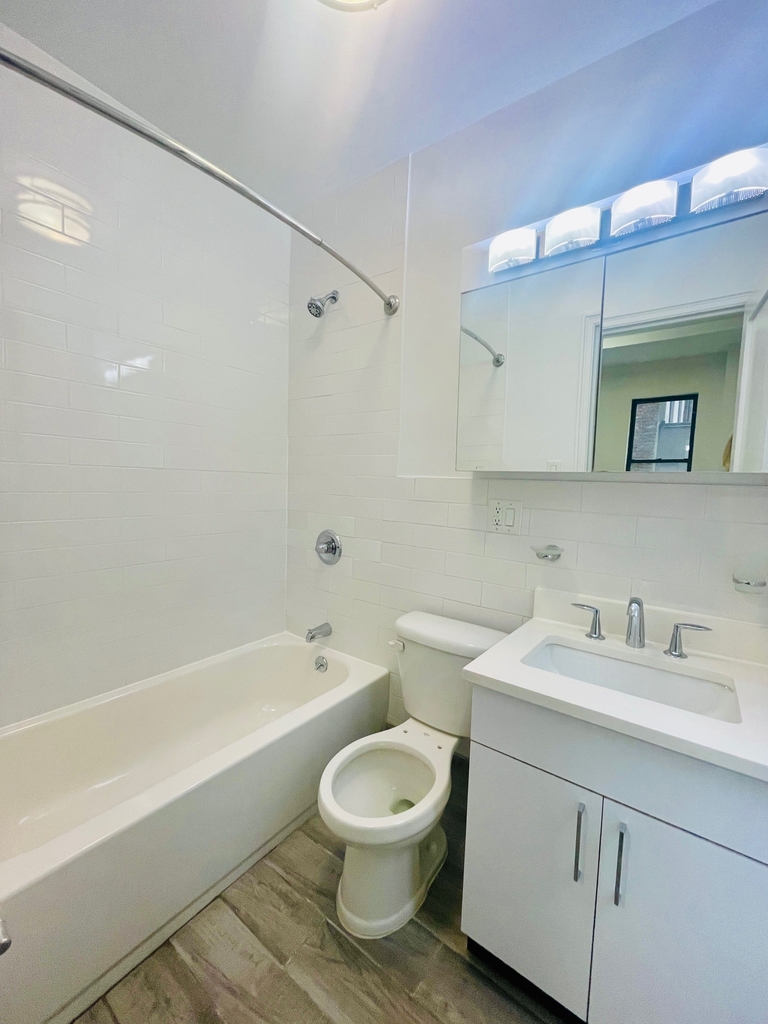 140 East 46th Street - Photo 10
