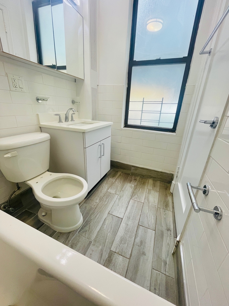 140 East 46th Street - Photo 11