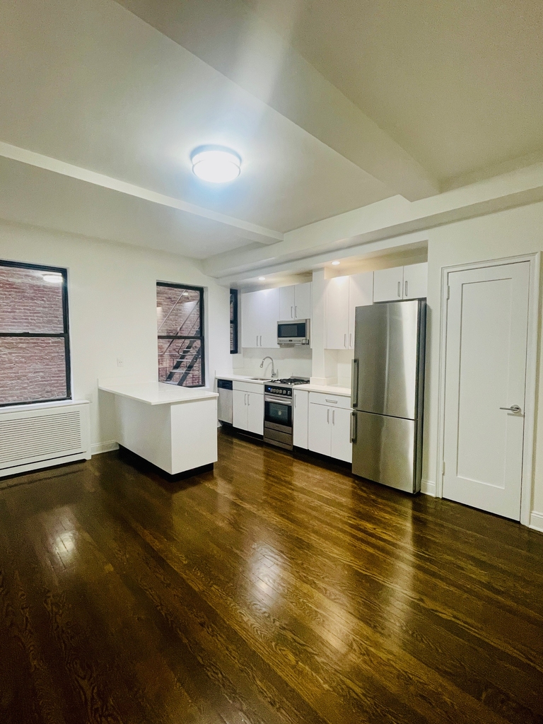 140 East 46th Street - Photo 0