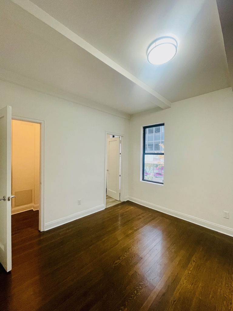 140 East 46th Street - Photo 6