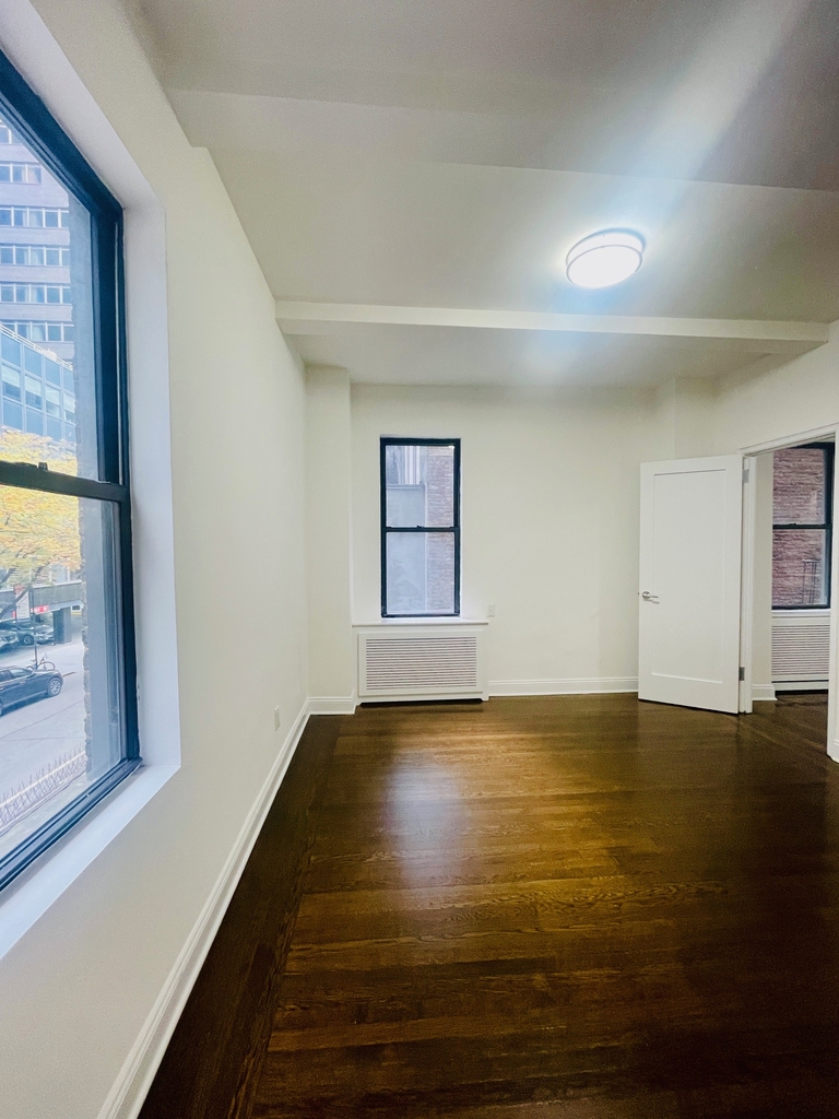 140 East 46th Street - Photo 8