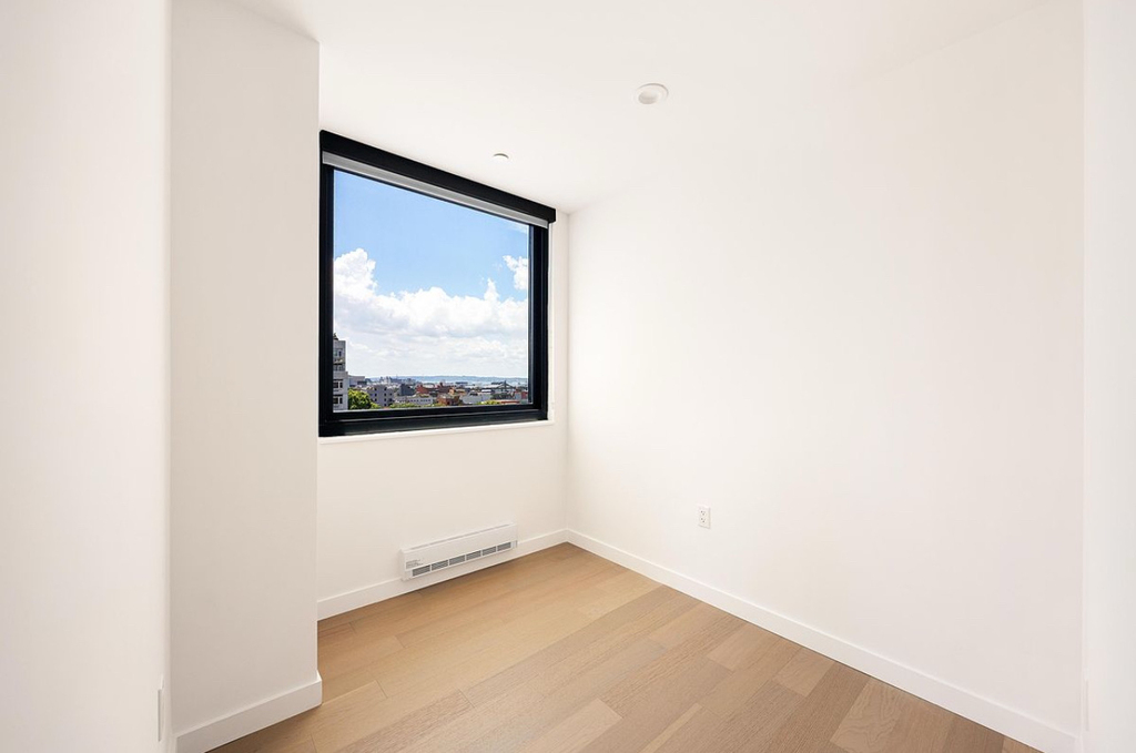 4th Avenue - Photo 3
