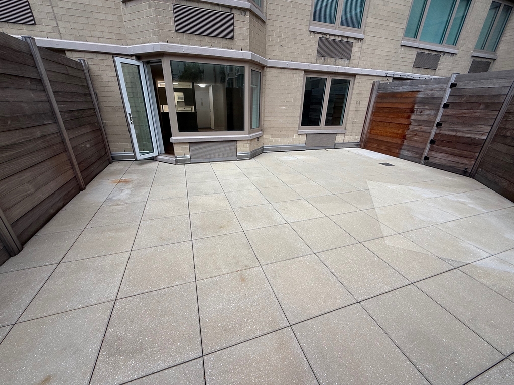 East 71th Street - Photo 1
